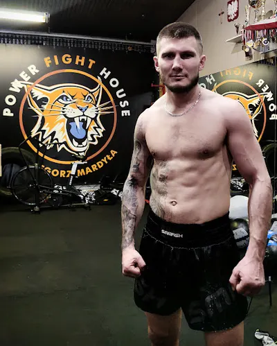 AMSTI TRENER PERSONALNY KICKBOXING K1 BOKS